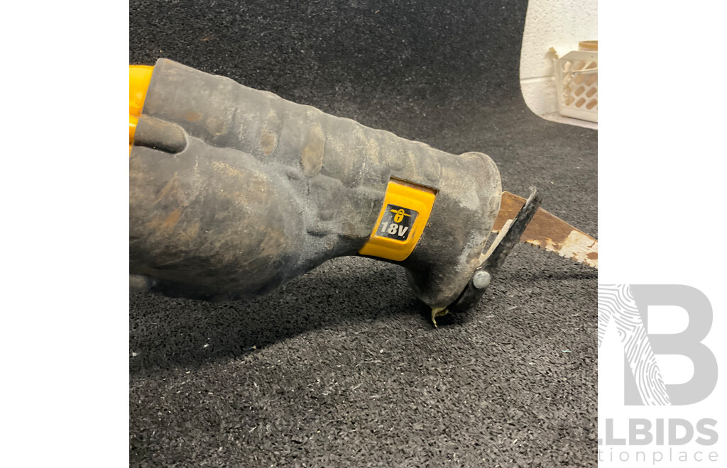 DEWALT DCS380 18V Reciprocating Saw with 18V 5Ah Battery Lot of 2