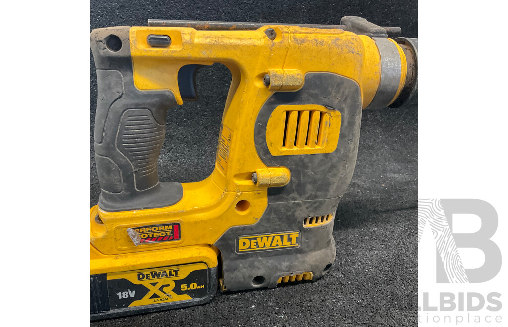 DEWALT DCH252-XE SDS Hammer with 18V 5Ah Battery Lot of 2