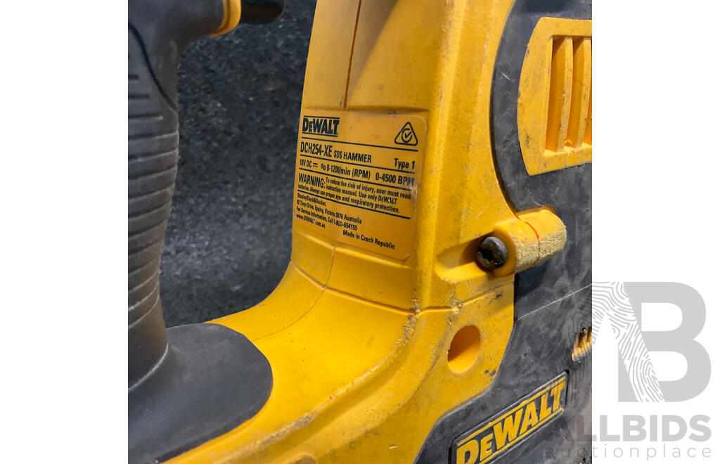 DEWALT DCH252-XE SDS Hammer with 18V 5Ah Battery Lot of 2