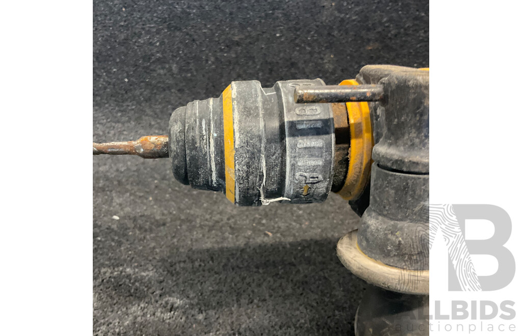 DEWALT DCH252-XE SDS Hammer with 18V 5Ah Battery Lot of 2