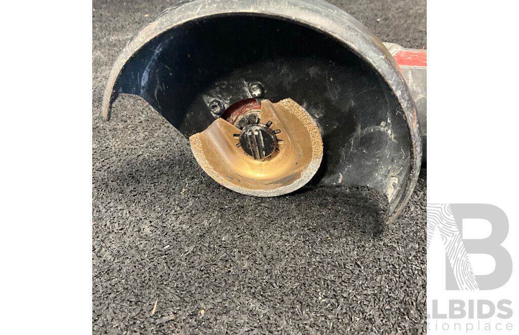 MILWAUKEE M18 BMT Angle Grinder (Skin Only) with 3 Grinder Disc