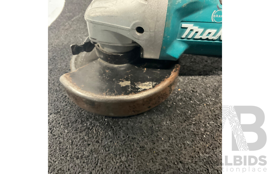 MAKITA DGA508 18V Angle Grinder with 18v 5.0ah Battery
