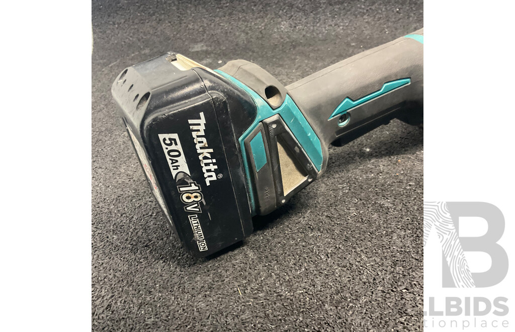 MAKITA DGA508 18V Angle Grinder with 18v 5.0ah Battery