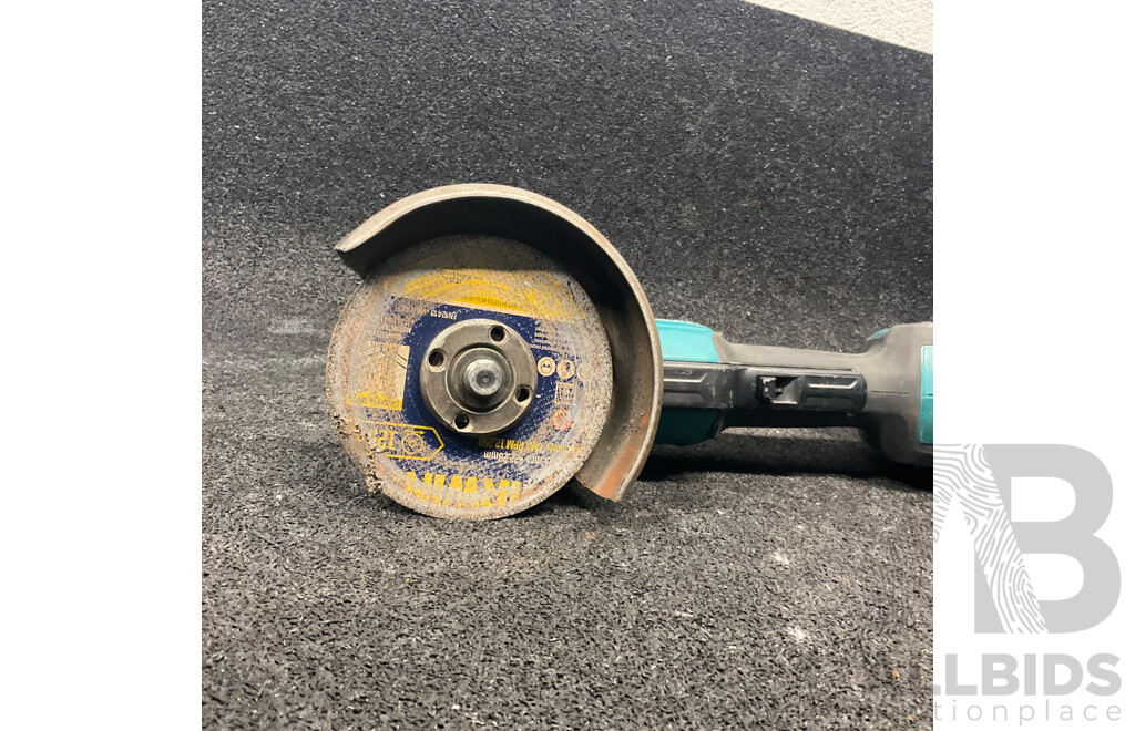 MAKITA DGA508 18V Angle Grinder with 18v 5.0ah Battery