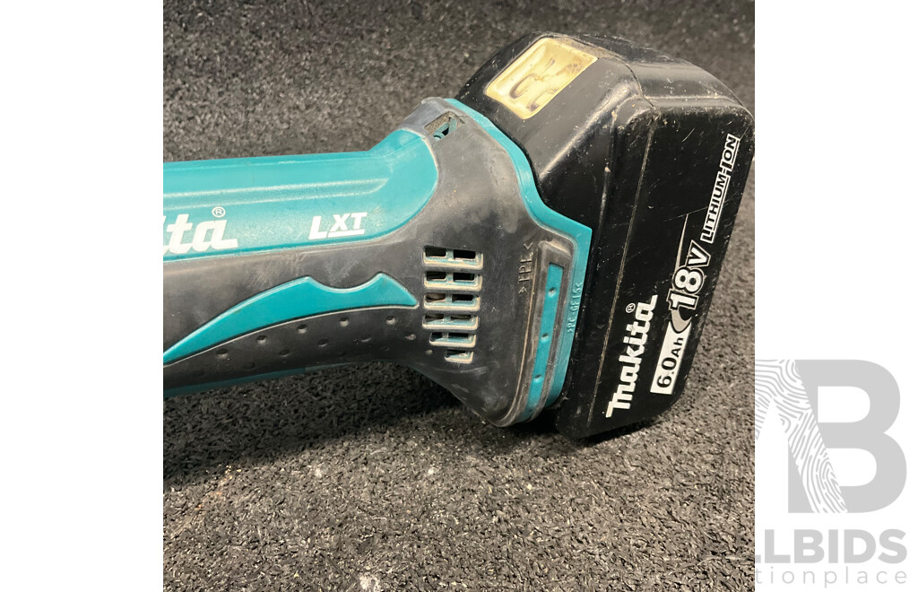 MAKITA DGA452 18V Angle Grinder with 18v 6.0ah Battery