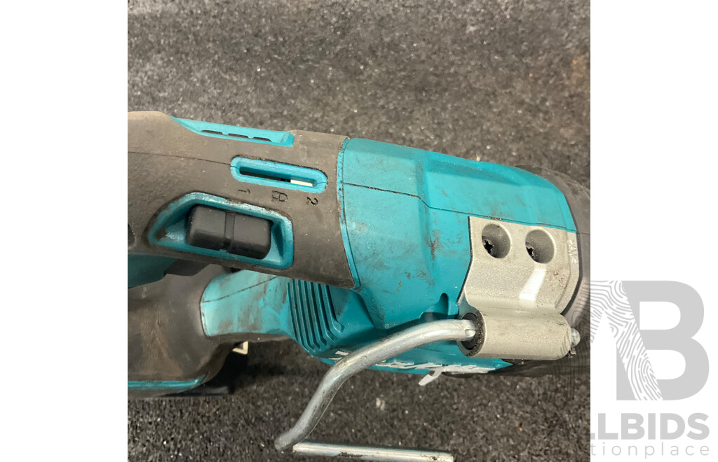 MAKITA DJR187 18V Cordless Brushless Reciprocating Saw with 18v 5.0ah Battery