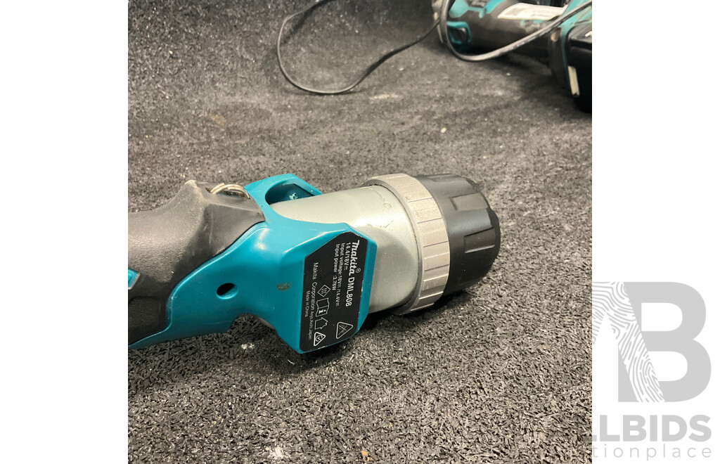 MAKITA DML808 18V LXT Cordless Adjustable Beam LED Flashlight with 18v 5.0ah Battery