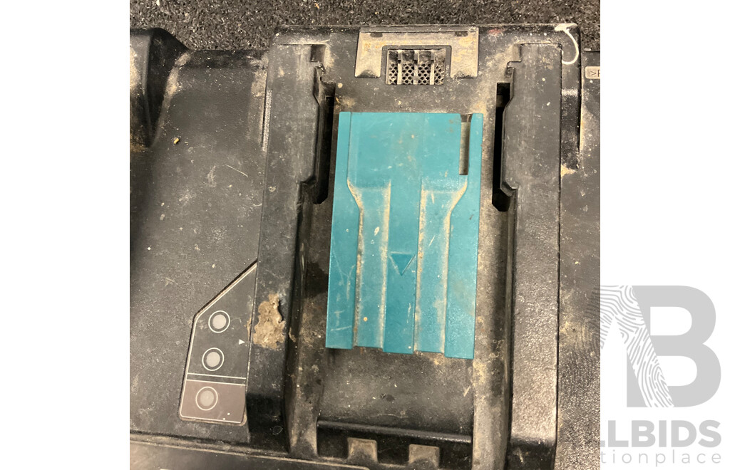 MAKITA DC18RD Duel Port Rapid Optimum Battery Charger