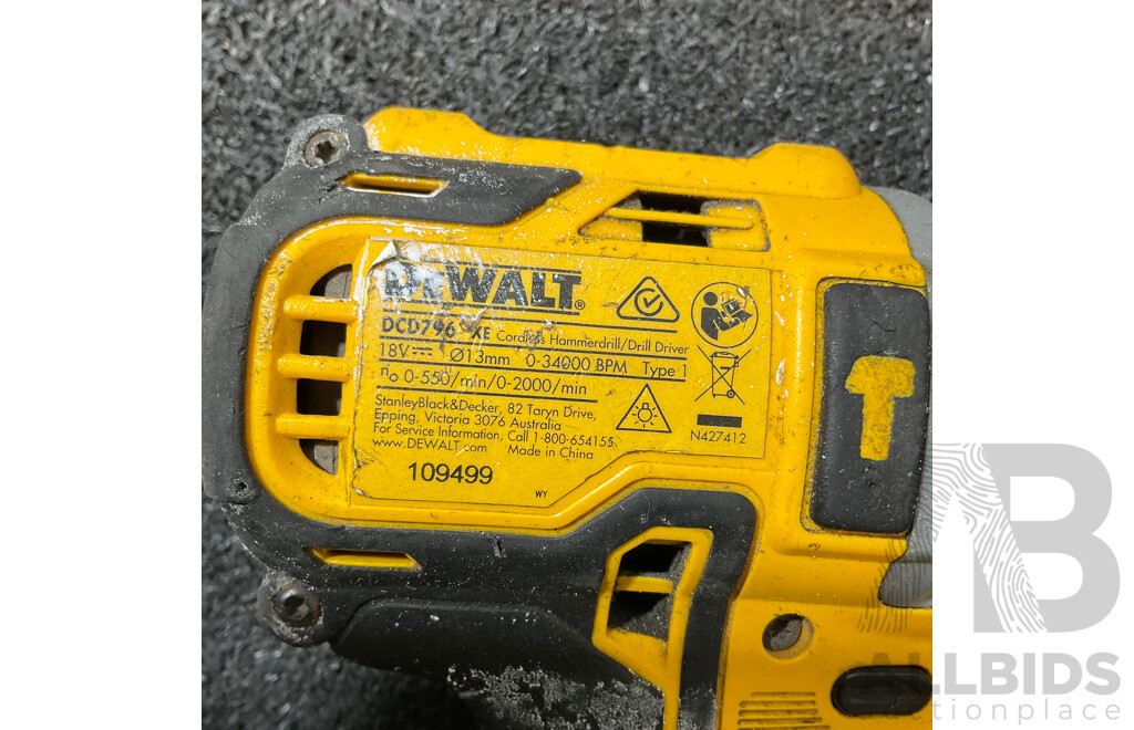 DEWALT 18V Drill Driver (DCD796) with 1.5Ah Battery