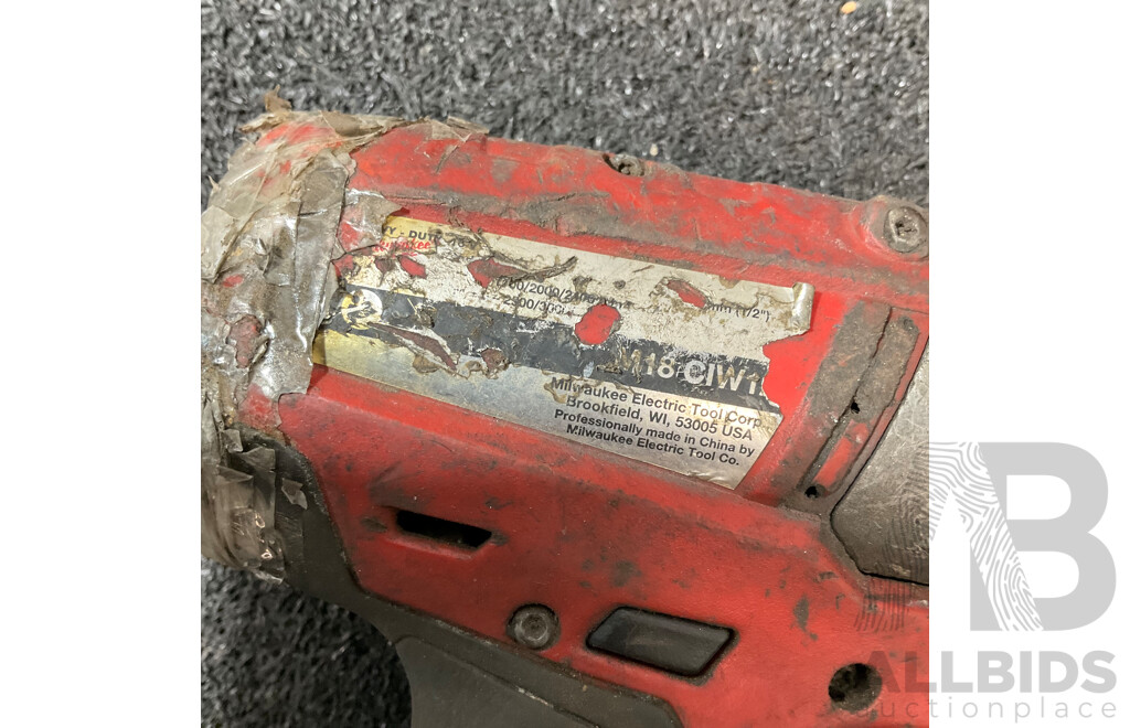 MILWAUKEE M18 Impact Wrench with 4.0Ah Battery