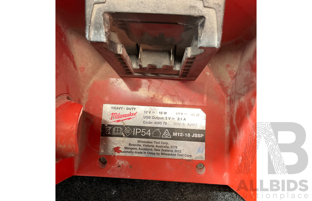 MILWAUKEE M12-18 Jobsite Radio Speaker (JSSP) with 5.0Ah Battery