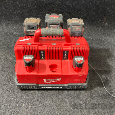 MILWAUKEE M12 & M18 Rapid Charger Station