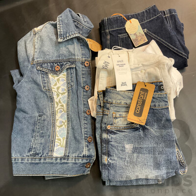 ASSORTED WOMENS CLOTHING , Nudie Jeans Co , Ally , Just Jeans , Constant Jeans Lot of 4