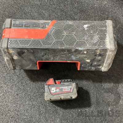 MILWAUKEE M12-18 Jobsite Radio Speaker (JSSP)  with 5.0Ah Battery
