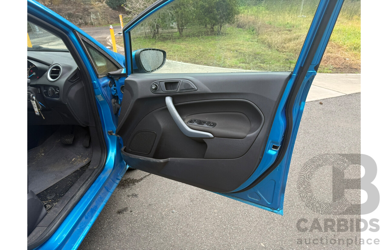 09/2013 Ford Fiesta LX FWD WT 5D Hatchback Blue 1.6L