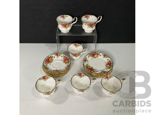 Old Country Roses Seventeen Piece Cup and Saucer Set