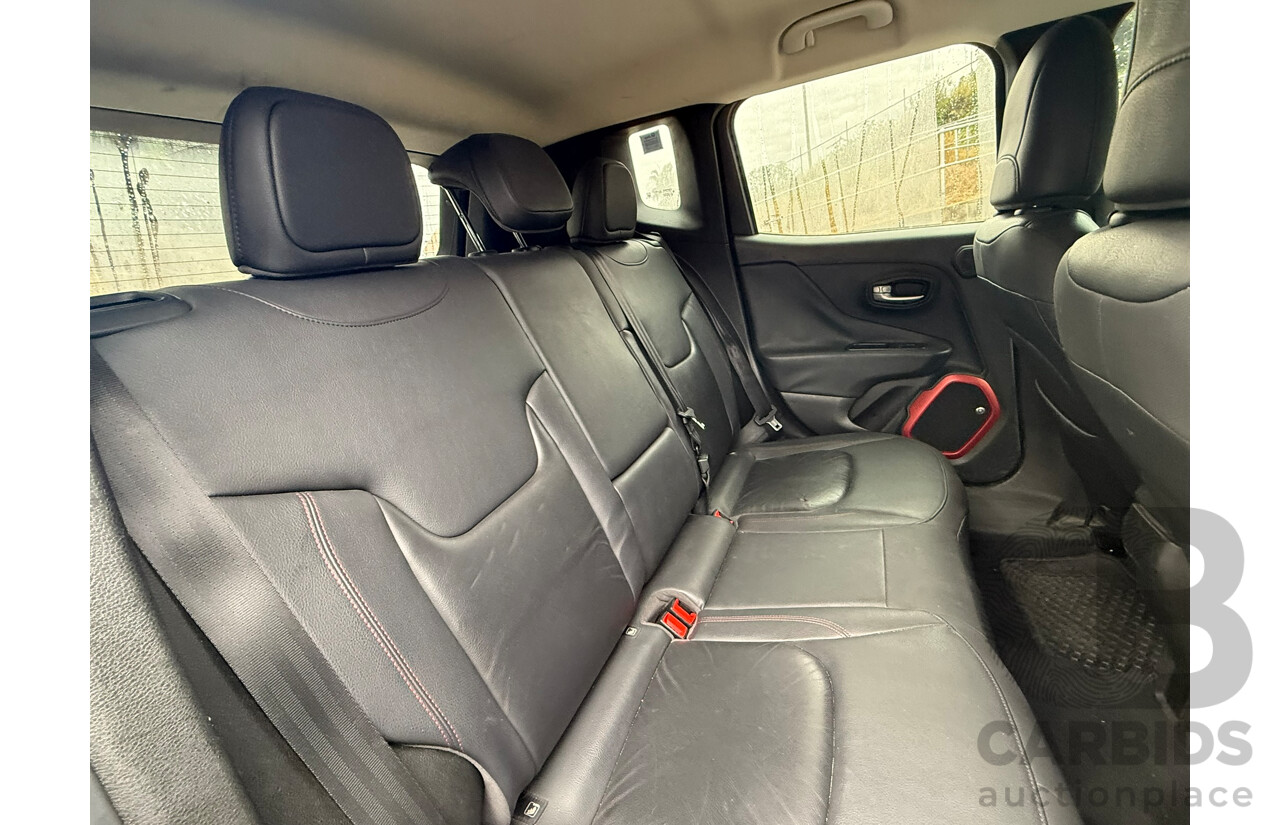 03/2017 Jeep Renegade TRAILHAWK AWD BU 4D Wagon Black 2.4L