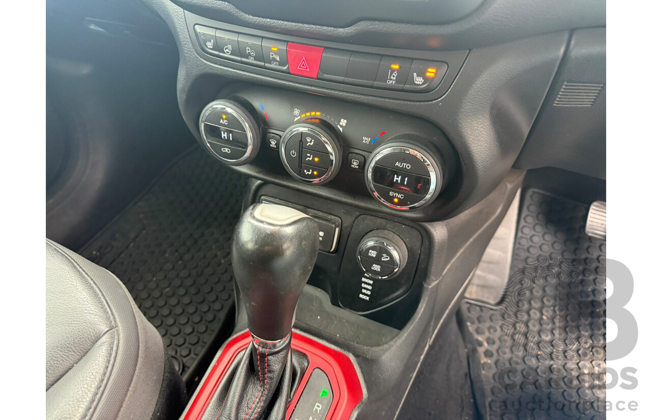 03/2017 Jeep Renegade TRAILHAWK AWD BU 4D Wagon Black 2.4L