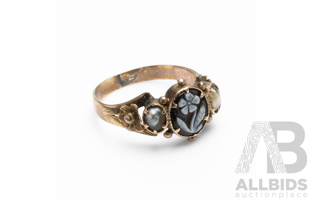 Vintage 9ct Yellow Gold Floral Ring with Cameo & Gray Pearls - Size I