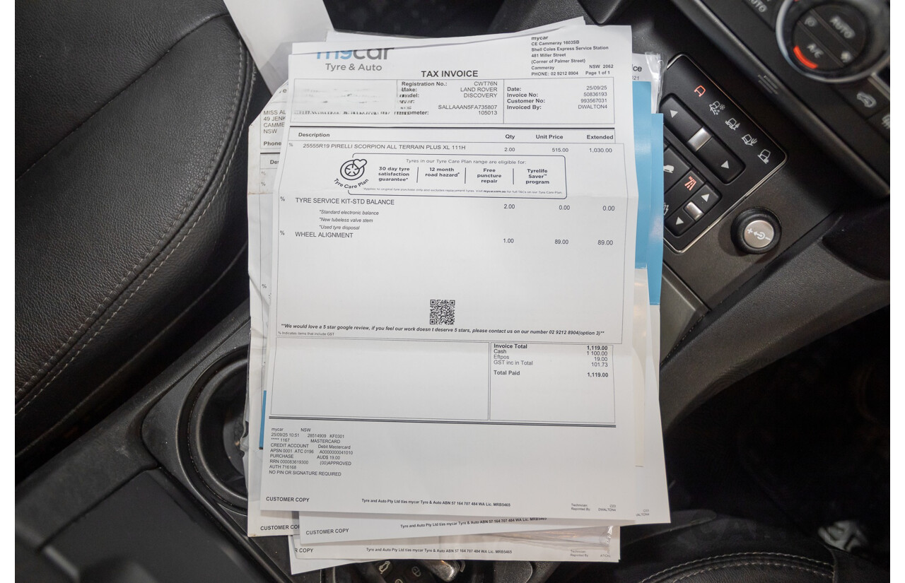 11/2014 Land Rover Discovery 3.0 TDV6 (4x4) MY15 4D Wagon Santorini Black Metallic Turbo Diesel 3.0L - 7 Seater