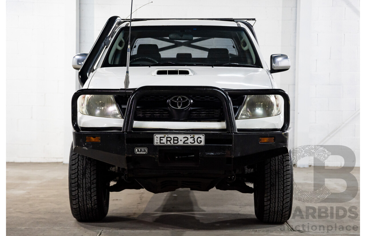 09/2009 Toyota Hilux SR (4x4) KUN26R 08 Upgrade Dual C/Chas Arctic White Turbo Diesel 3.0L