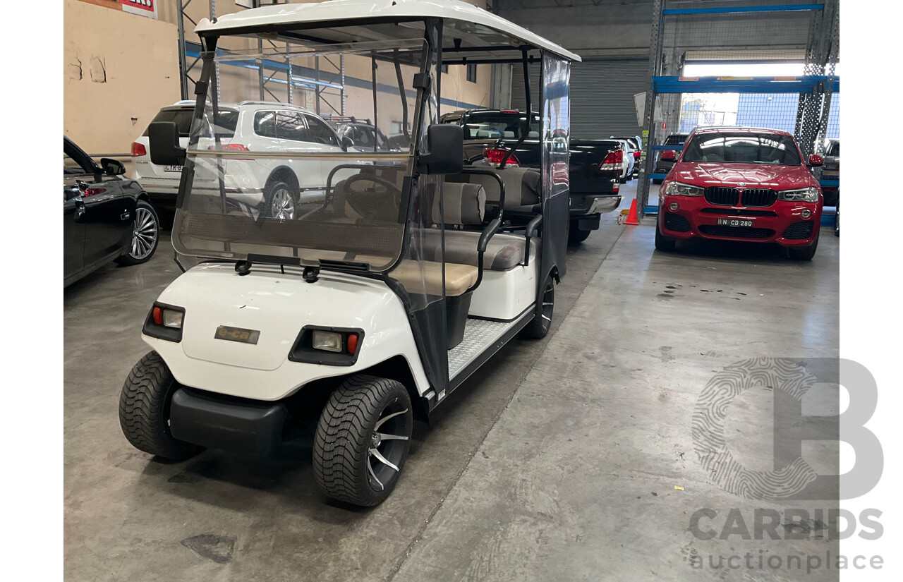 Six-Seater Electric Golf Buggy