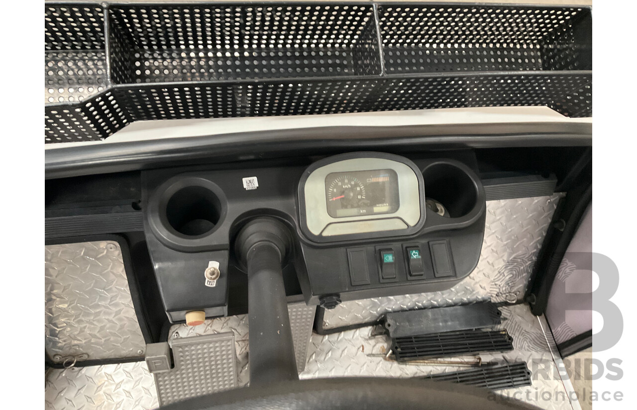 Six-Seater Electric Golf Buggy
