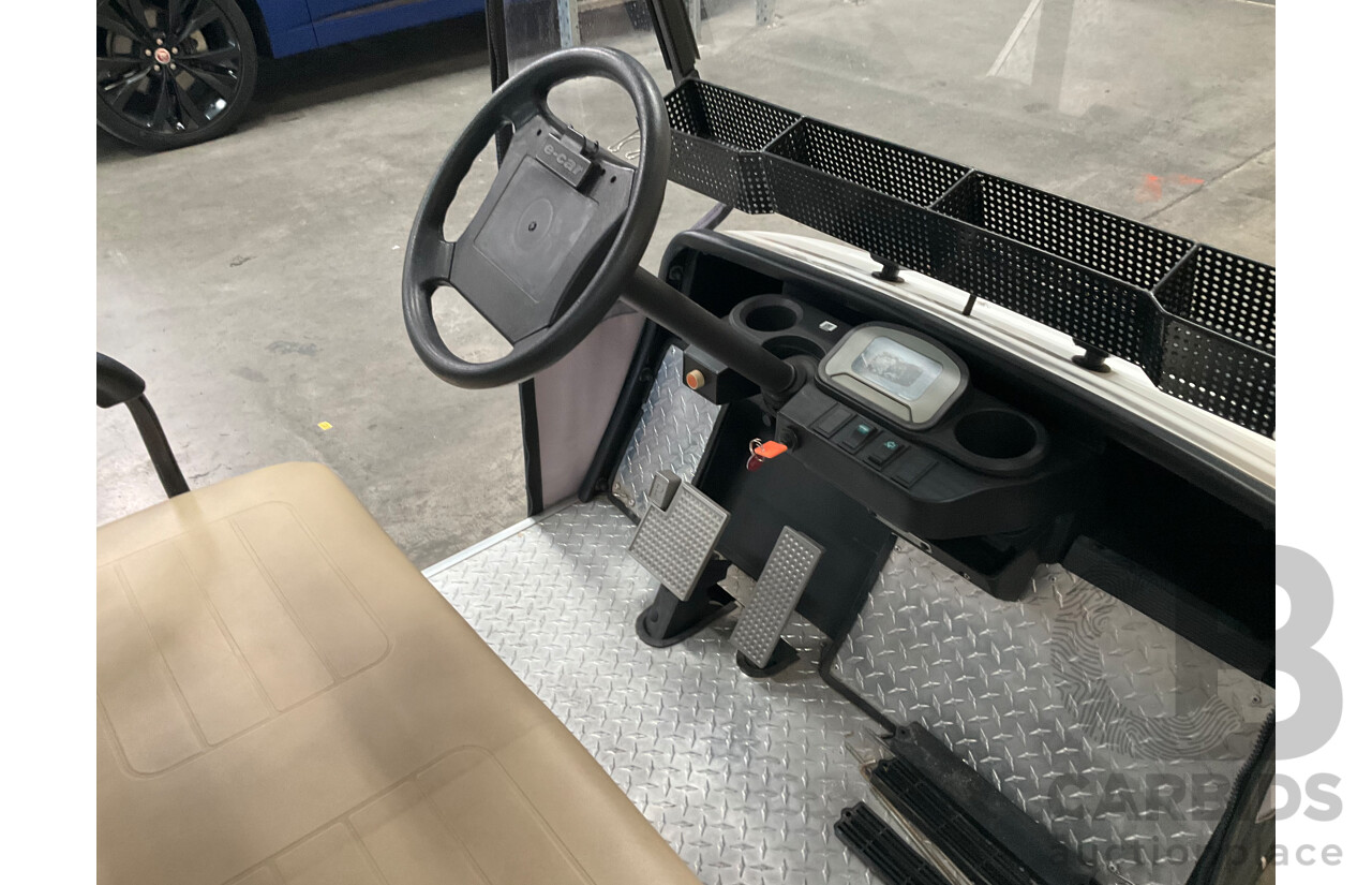 Six-Seater Electric Golf Buggy