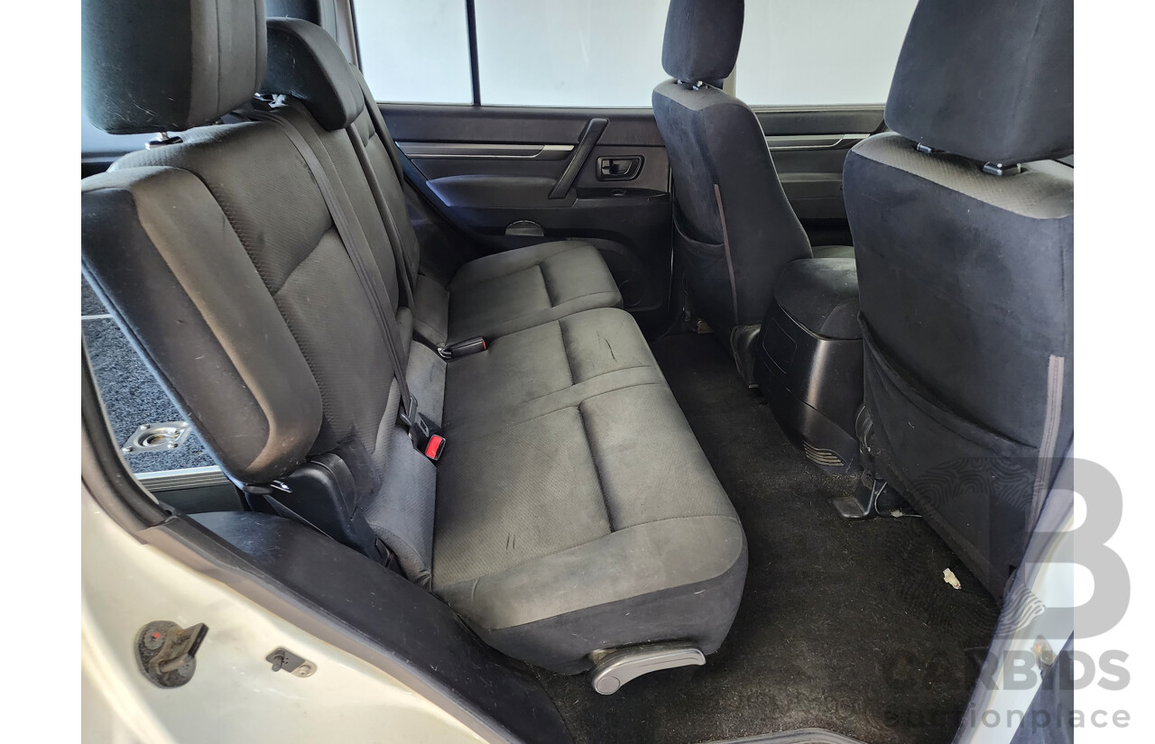 07/2010 Mitsubishi Pajero GLX LWB (4x4) NT MY10 4d Wagon White 3.2L