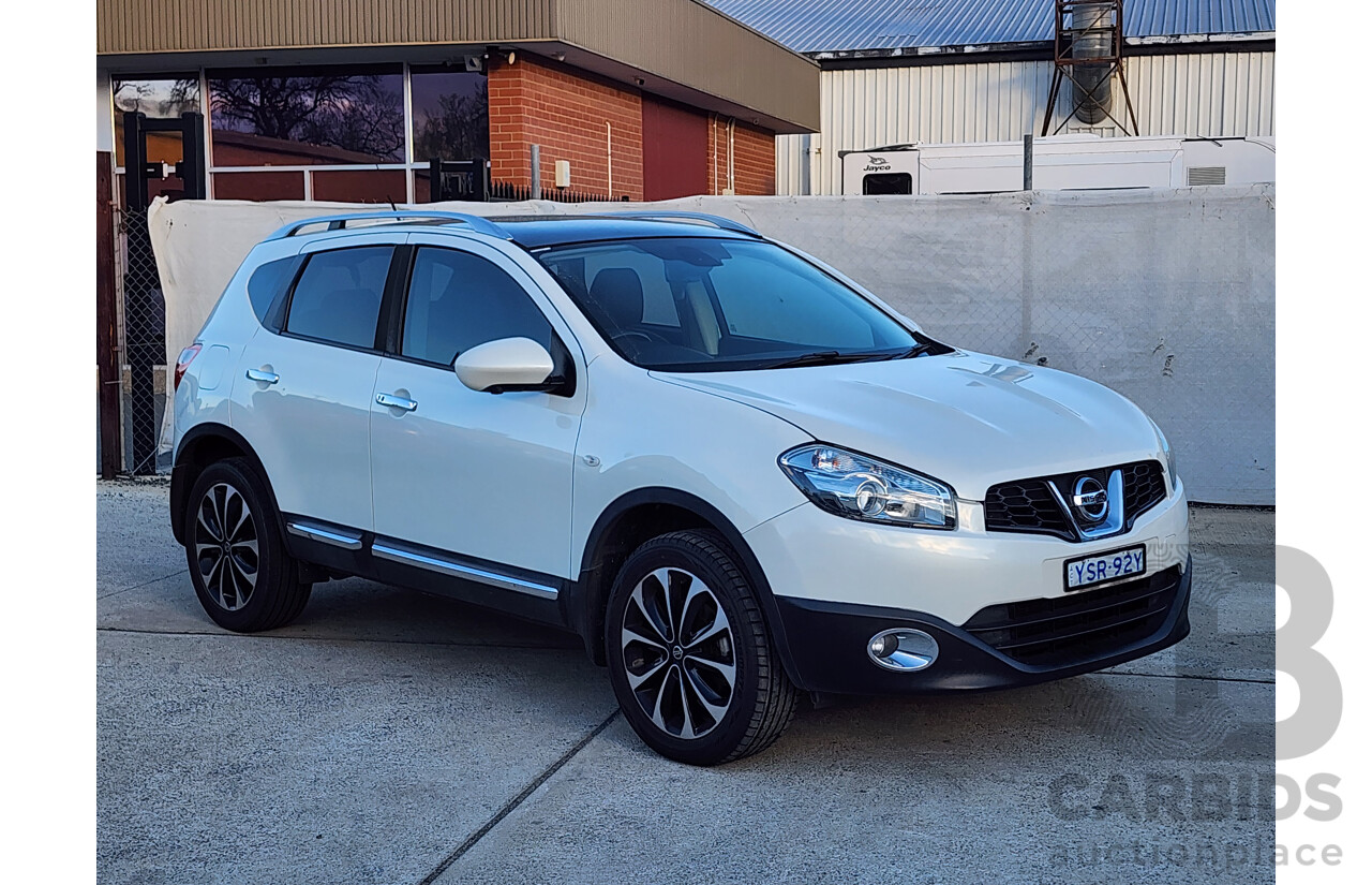 10/2013 Nissan Dualis Ti-L (4x2) J10 MY13 4d Wagon White 2.0L