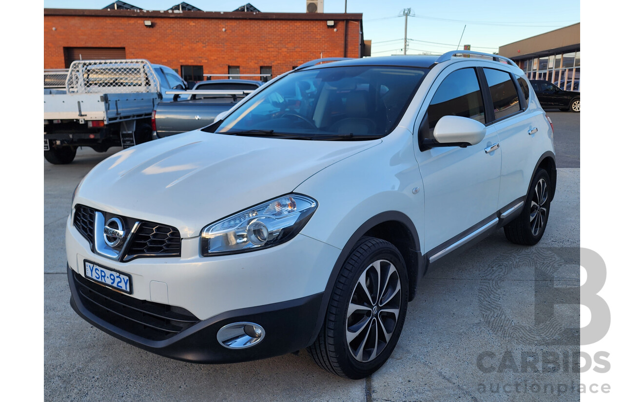 10/2013 Nissan Dualis Ti-L (4x2) J10 MY13 4d Wagon White 2.0L