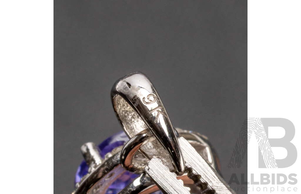 9ct White Gold Tanzanite & Diamond Pendant - 1.23gms