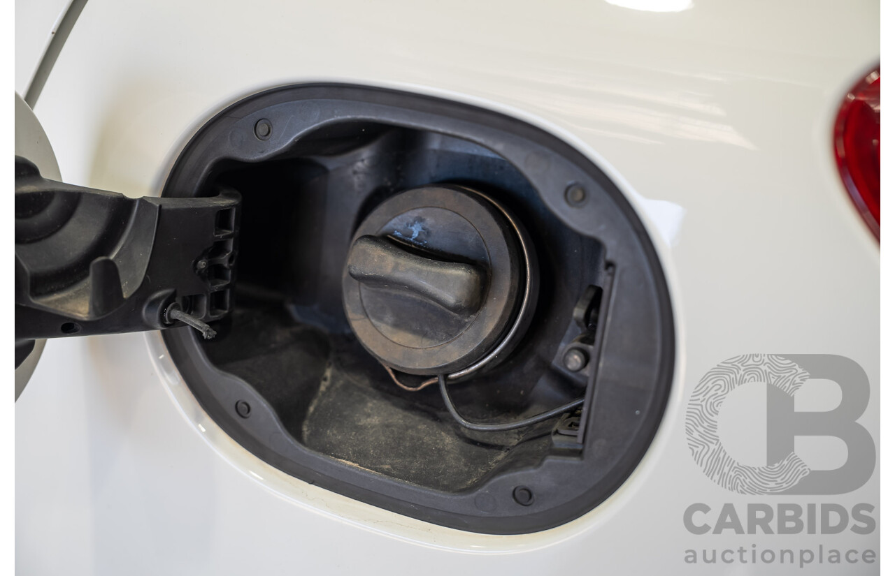 07/2015 Mercedes-Benz A250 Sport 176 MY15 5D Hatchback Calcite White Turbo 2.0L