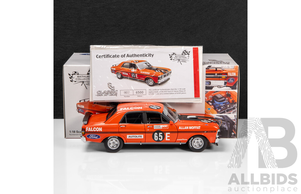 Classic Carlectables 1971 Ford XY Falcon Phase III GT-HO Bathurst Winner Moffat #65E (18229) 1:18 Scale Model Car