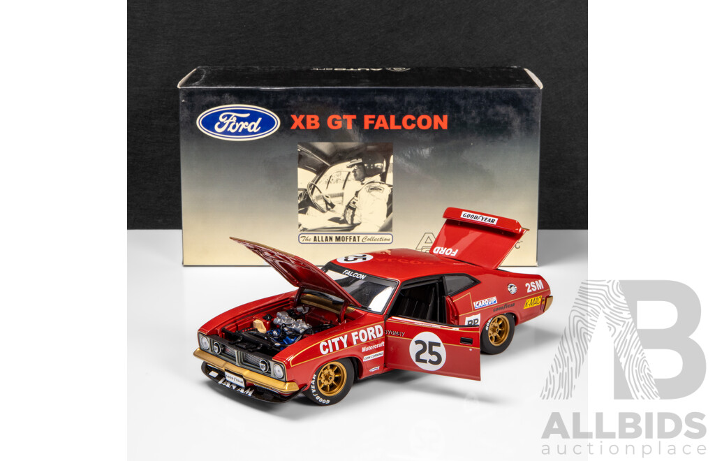 AUTOart 1975 Ford XB Falcon GT Coupe City Ford #25 Moffat / Geoghegan, Signed COA (87511) 1:18 Scale Model Car
