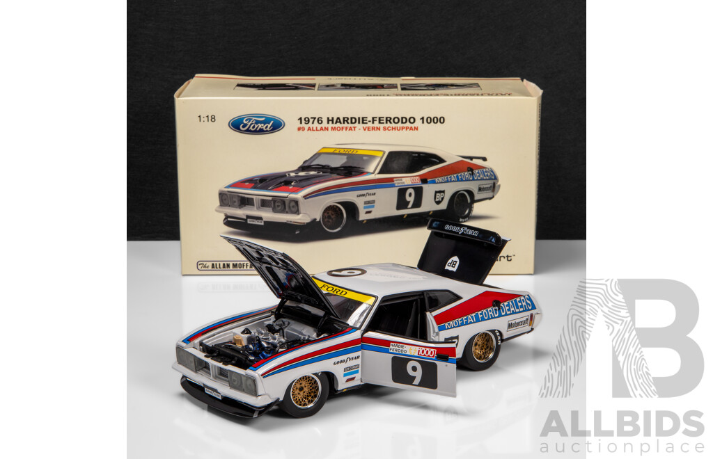 AUTOart 1976 Ford XB GT Hardtop Coupe Bathurst 1000 #9 Moffat / Schuppan (87613) Signed COA 1:18 Scale Model Car