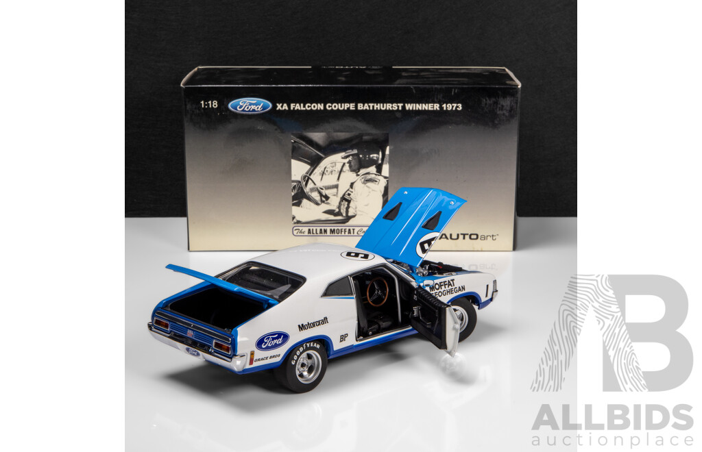 AUTOart 1976 Ford XA GT Hardtop Coupe Bathurst Winner #9 Moffat / Geoghegan (87313) Signed COA 1:18 Scale Model Car