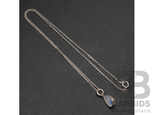 Sterling Silver Moonstone Drop Pendant & Chain, 2.90 Grams