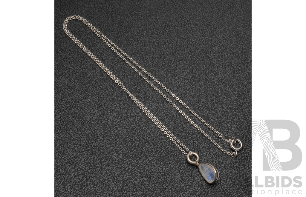 Sterling Silver Moonstone Drop Pendant & Chain, 2.90 Grams