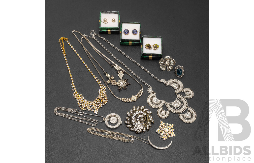 Vintage Diamante Necklace, Paste Stone Stud Earrings & Collection of Other Paste Stone Jewellery Items