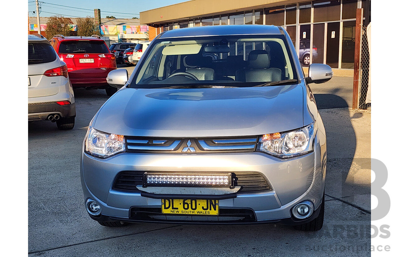 11/2012 Mitsubishi Outlander Aspire (4x4) ZJ 4d Wagon Silver 2.4L