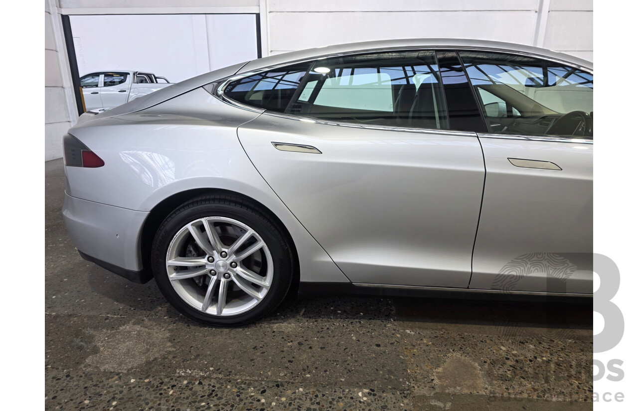 11/2014 Tesla Model S 85 (RWD) 4D Hatchback Silver Electric