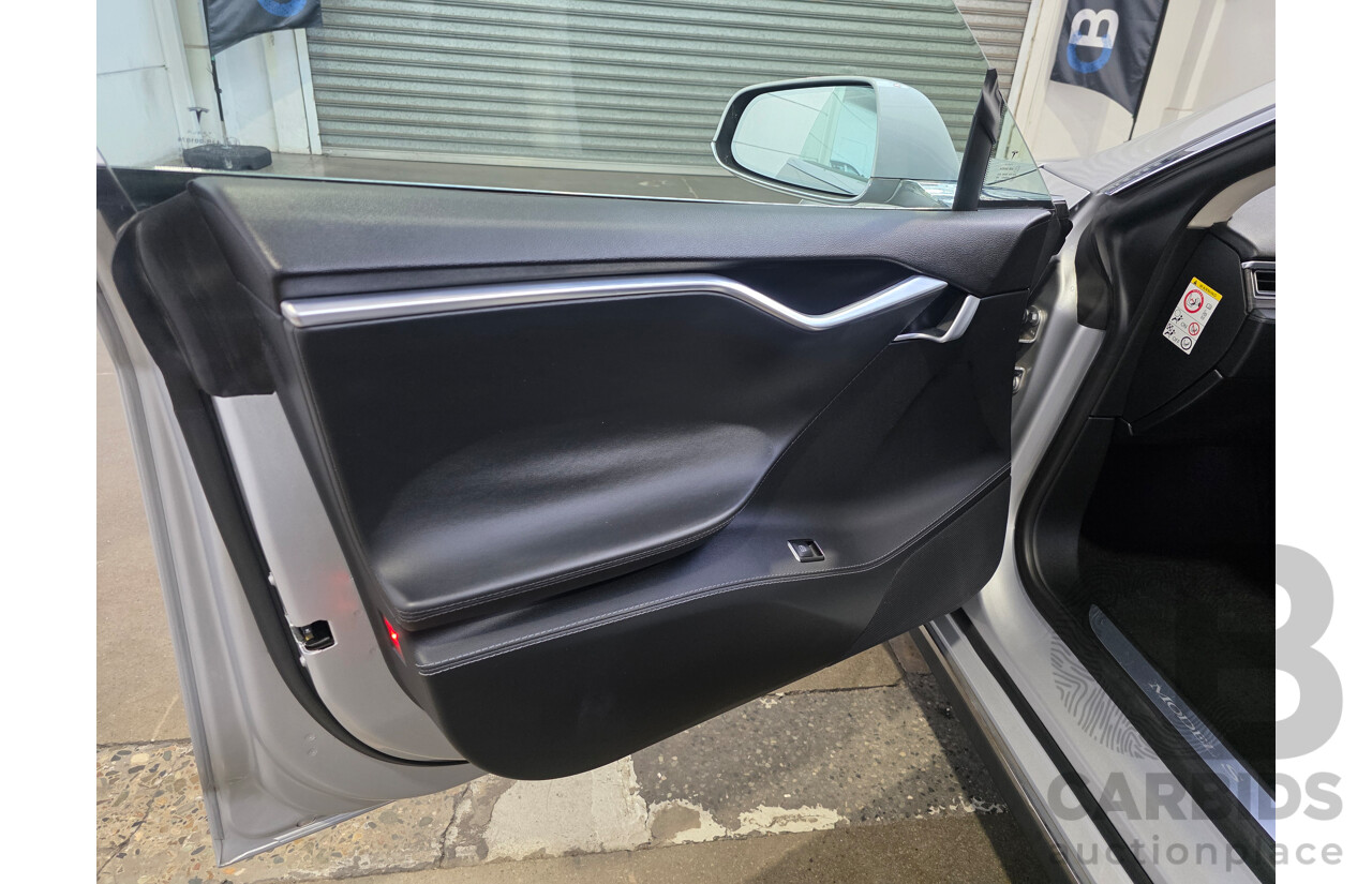 11/2014 Tesla Model S 85 (RWD) 4D Hatchback Silver Electric