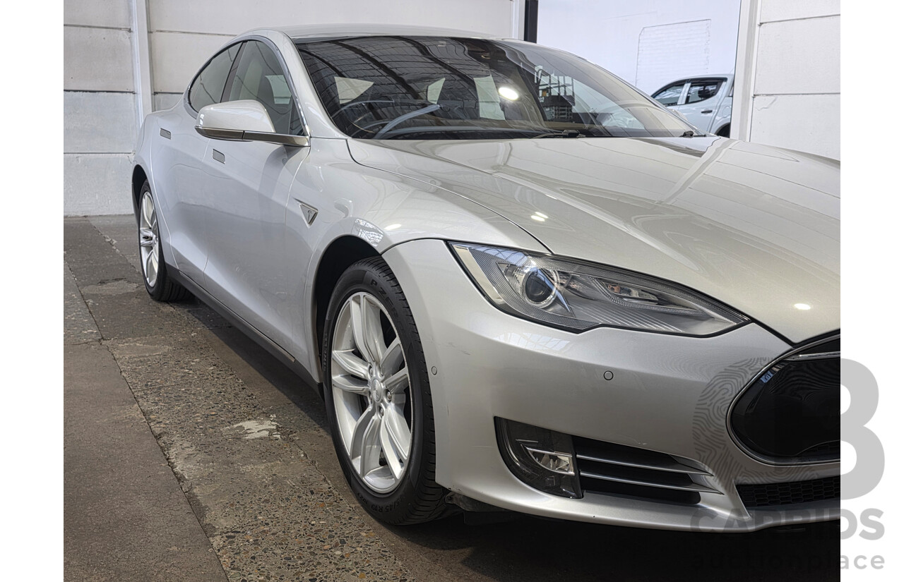 11/2014 Tesla Model S 85 (RWD) 4D Hatchback Silver Electric