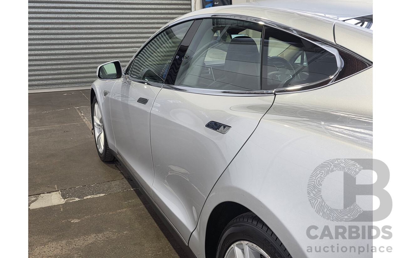 11/2014 Tesla Model S 85 (RWD) 4D Hatchback Silver Electric