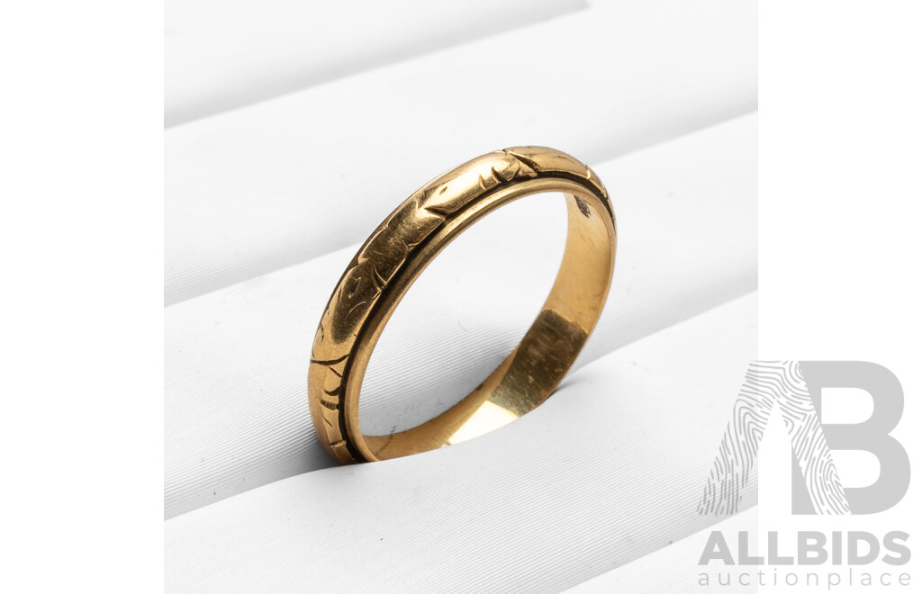 Vintage 18ct Yellow Gold Engraved Half Round & Sleeve Ring - Size M.5
