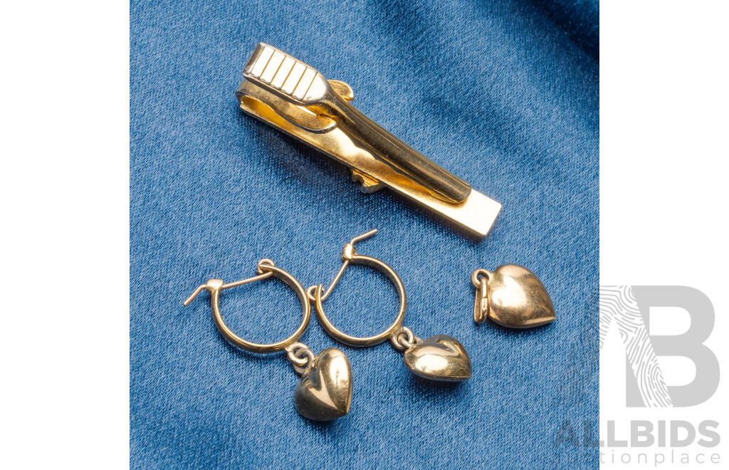 9ct Yellow Gold & Gold Tone Pendant, Earrings & Tie Clip