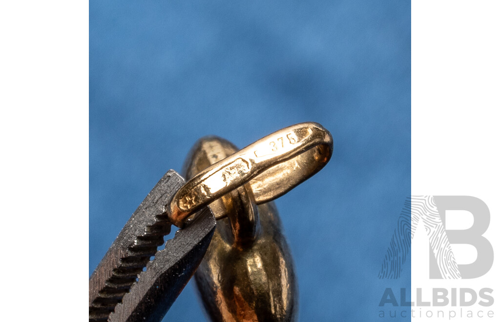 9ct Yellow Gold & Gold Tone Pendant, Earrings & Tie Clip
