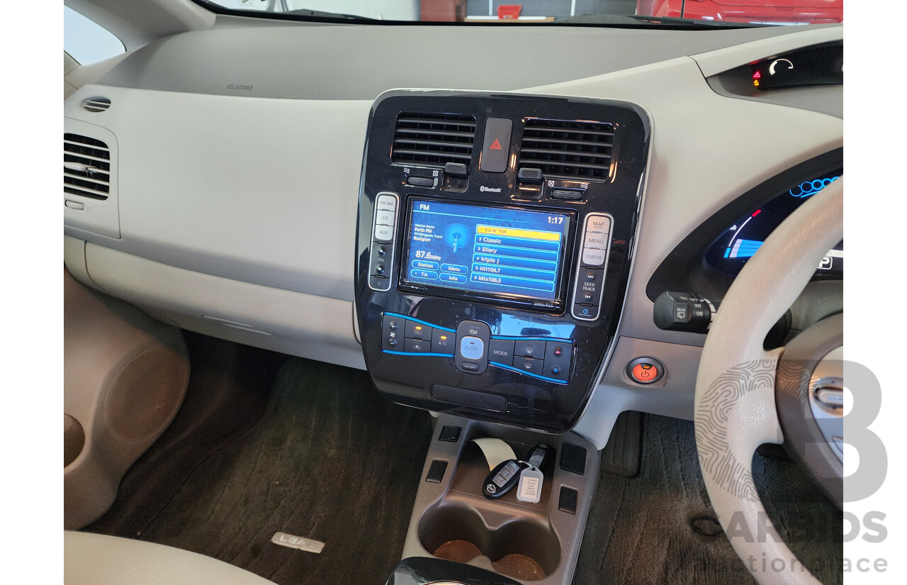 08/2013 Nissan Leaf  ZE0 5d Hatchback White 0.0
