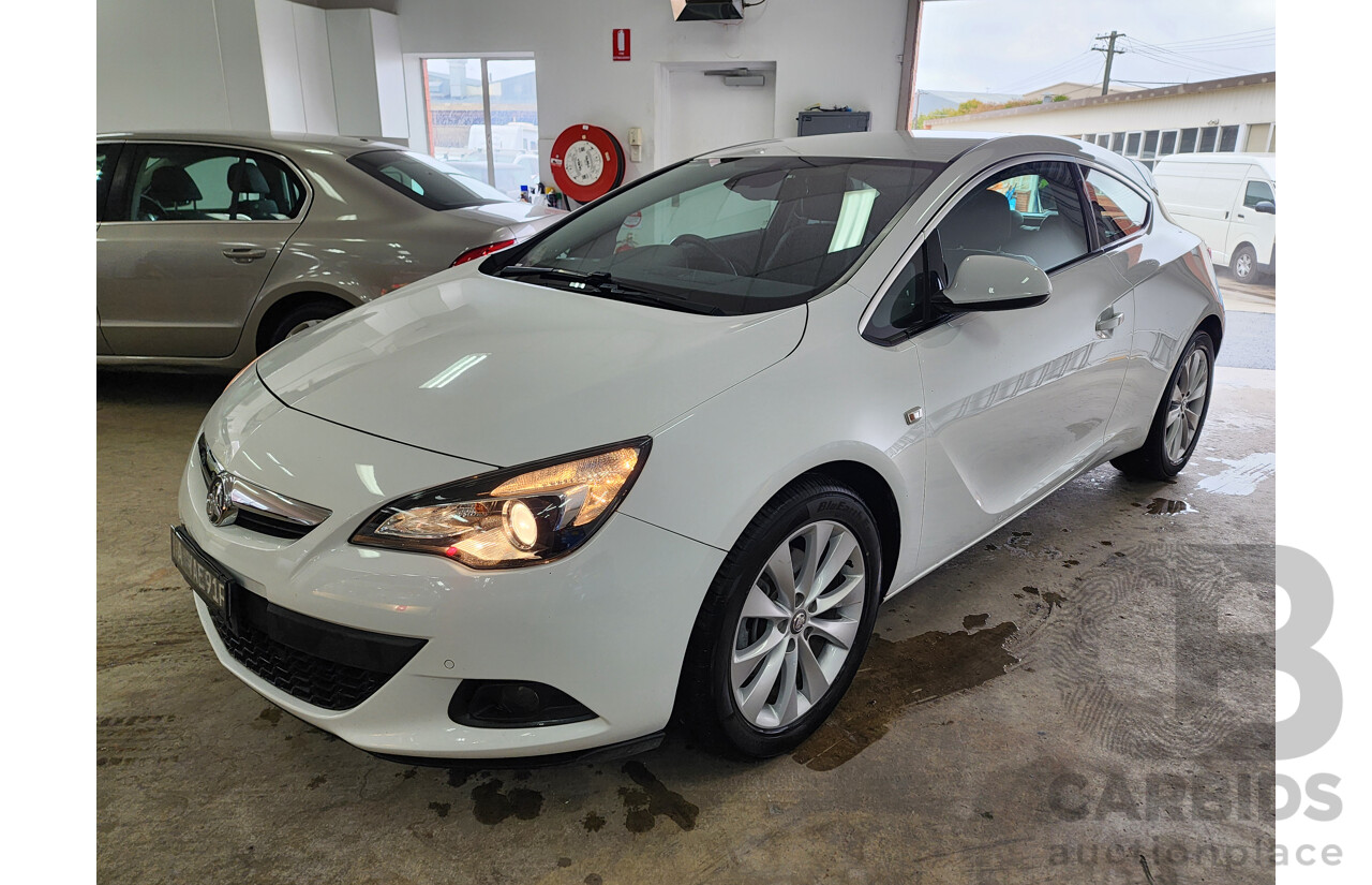 07/2015 Holden Astra GTC PJ 3d Hatchback White 1.6L
